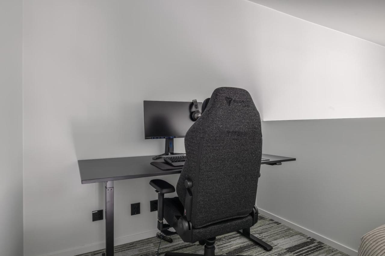 Homex Hotel For Gamers Täby Esterno foto