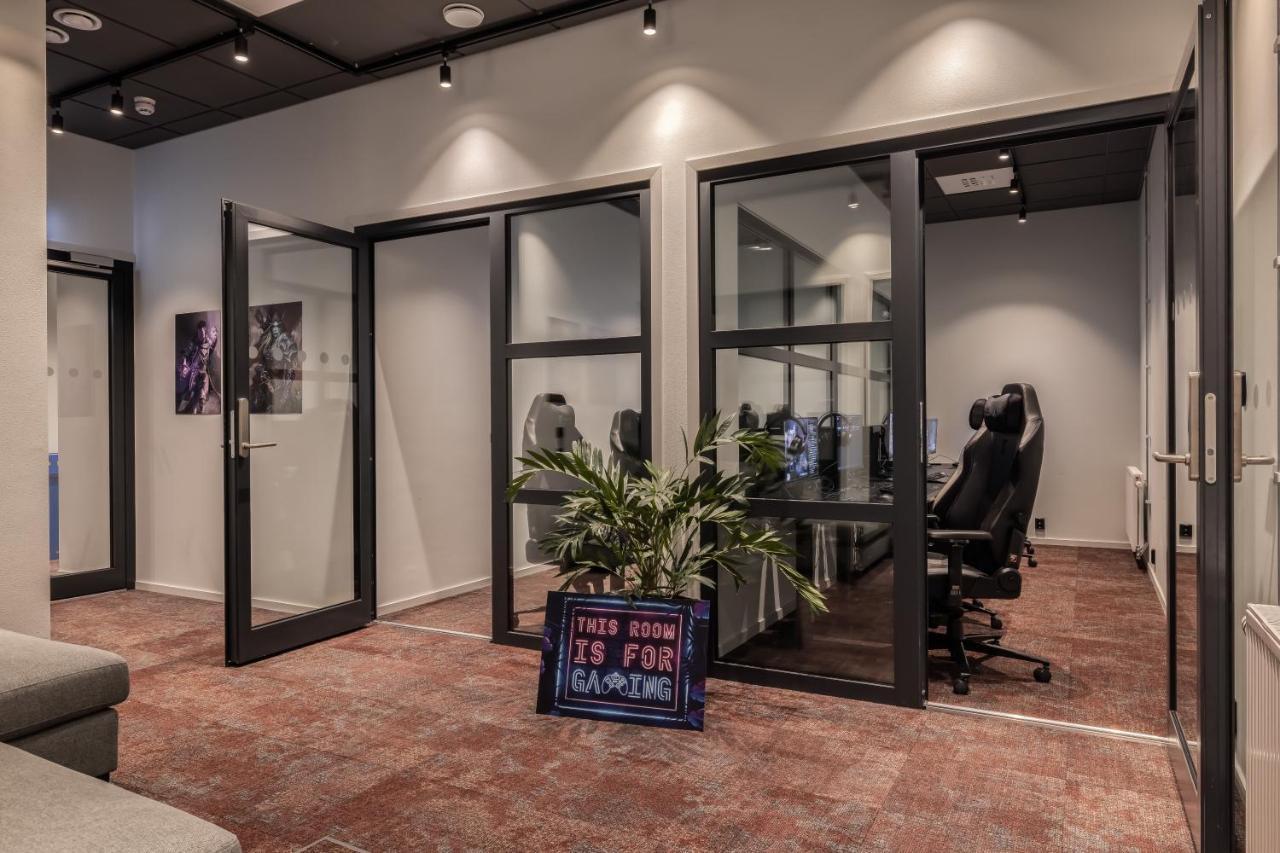 Homex Hotel For Gamers Täby Esterno foto
