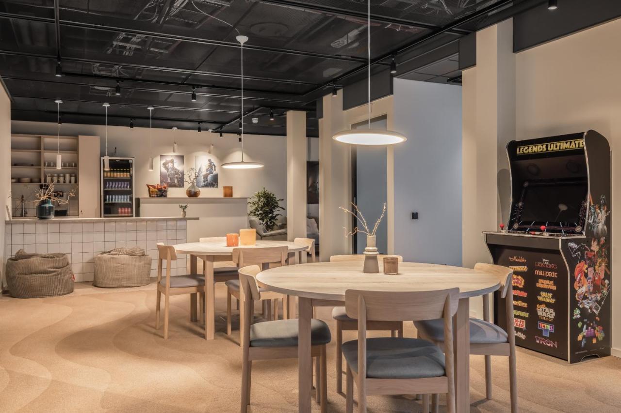 Homex Hotel For Gamers Täby Esterno foto